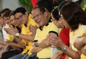 President Benigno S. Aquino III leads the meeting with local leaders and the community at the Lagao Gymnasium in Barangay Lagao, General Santos City on Wednesday (March 6). (MNS photo)