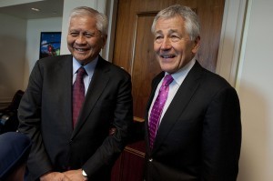 Visiting Foreign Affairs Secretary Albert F. Del Rosario is received by Defense Secretary Chuck Hagel at the Pentagon on Tuesday, 2 April 2013. During their meeting, the US defense chief underscored the importance of the strategic alliance between the Philippines and the United States and gave assurances that Washington remains committed in strengthening its defense cooperation with Manila. (Department of Defense Photo by Chad J. McNeeley)