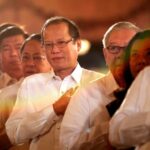 President Benigno S. Aquino III leads the singing of the National Anthem during the ceremonial signing of Republic Act No. 10533 or the Enhanced Basic Education Act of 2013 at the Rizal Ceremonial Hall of the Malaca?n Palace on Wednesday (May 15). The K to 12 program covers Kindergarten and 12 years of basic education (six years of primary education, four years of Junior High School, and two years of Senior High School) to provide sufficient time for mastery of concepts and skills, develop lifelong learners, and prepare graduates for tertiary education, middle-level skills development, employment, and entrepreneurship. In photo are Executive Secretary Paquito Ochoa, Jr., Senators Ralph Recto, Franklin Drilon and Edgardo Angara, House Speaker Feliciano Belmonte, Jr., and Representatives Rosenda Ann Ocampo and Neptali Gonzales II. (MNS photo)