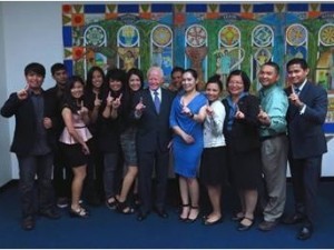 Photo above shows (6th from left) Ms. Mia Mcleod, Chair of “We Are One Filipino”, Ambassador Jose L. Cuisia, Jr., (3rd from right) Consul General Maria Hellen Barber De La Vega with officers of the new Youth Organization. (www.philippineconsulatela.org)