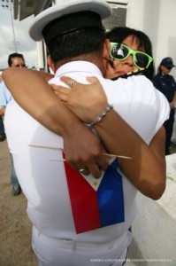 Farewell. Members of the Filipino Community in Charleston, South Carolina, say goodbye to the officers and crew of the BRP Ramon Alcaraz before the ship sailed for the Philippines on Monday. (Philippine Embassy Photo by Elmer G. Cato)
