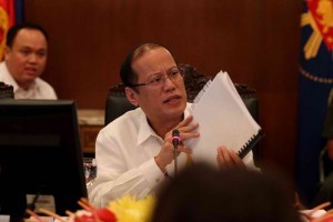 President Benigno S. Aquino III presides over the Budget Presentation at the Aguinaldo State Dining Room of the Malacañan Palace on Wednesday (July 10). Also in photo are Justice Secretary Leila de Lima and Public Works and Highways Secretary Rogelio Singson. (MNS photo)