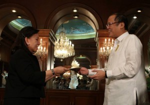 President Benigno S. Aquino III accepts the credentials of Sovereign Military Order of Malta (SMOM) Ambassador to the Philippines Her Excellency Odelia Gregorio Arroyo during the Presentation of Credentials at the Music Room of the Malacañan Palace on Tuesday (August 27, 2013). (MNS photo)