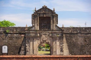 Located the heart of Manila’s history is the walled "city" of Intramuros that features Fort Santiago, the site of torture chambers and dungeons. The wall surrounding Intramuros was built during the Spanish Colony.