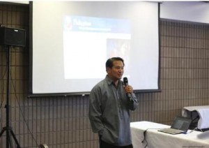 Photo above shows Deputy Consul General Daniel Espiritu conducting lecture on lives of Philippine Heroes.