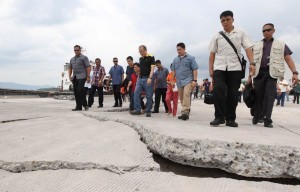 President Benigno S. Aquino III visits Bohol to assess the extent of damages in the quake ravaged province. Bohol is the hardest hit province by the magnitude 7.2 earthquake that struck Central Visayas Tuesday. It is also the strongest tremor that hit the province in the last 400 years. (MNS photo)