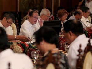 President Benigno S. Aquino III presides over the Cabinet Meeting at the Aguinaldo State Dining Room of the Malacañan Palace on Tuesday (December 10). (MNS photo)
