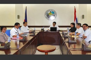 Bureau of Customs OIC-Commissioner John P. Sevilla (center) convenes an Executive Committee meeting immediately after he formally assumed his post last December 9. Among the concerns discussed were the immediate resolution of all non-rice shipments that have been placed on hold by virtue of Alert Orders issued by the BOC and updates on the Customs and Tariff Modernization Act, which is now pending before Congress. Photo shows Sevilla with Deputy Commissioners (from left) Myrna Chua, Jessie Dellosa, Ariel Nepomuceno, Maria Edita Tan, Primo Aguas and Agaton Uvero. Sevilla is the 15th appointee to the top post at BOC since 1987 and the third under the administration of President Benigno S. Aquino. (Photo courtesy of http://customs.gov.ph/)