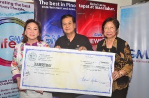GMAKF Executive Vice-President and Chief Operating Officer Mel C. Tiangco, the City of Carson’s Mayor Pro Tempore Elito Santarina, and his wife, Anita Santarina, an officer of the Filipino community in Carson.