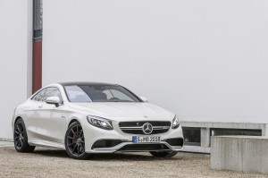 S 63 AMG Coupé: The car is capable of going from standstill to 100km/h in under 4 seconds. ©Mercedes-Benz